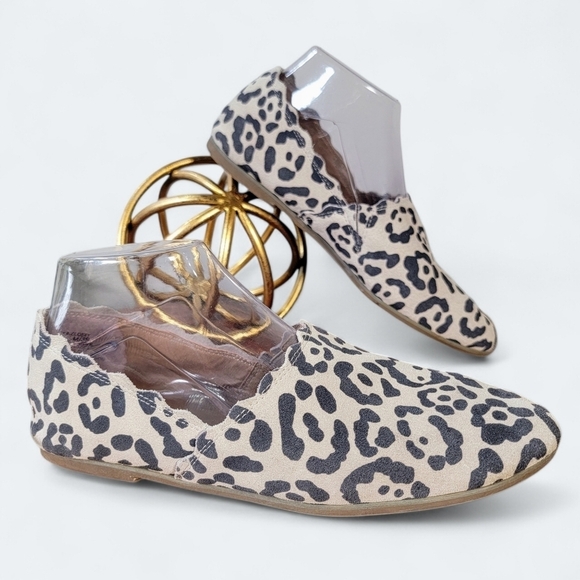 Lucky Brand Cloeey Leopard Print Suede Flats Scalloped Edge Size 8.5 - Picture 1 of 14